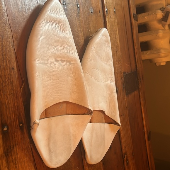 Bronze Age pointed leather white slides size 7 - 7.5 - Picture 8 of 8